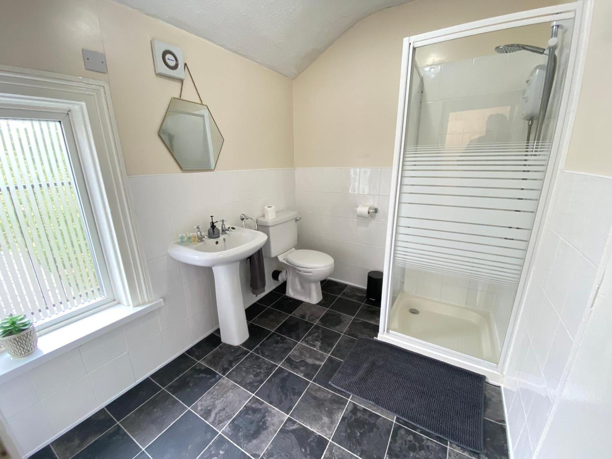 Cottage Style 2 Bedroom Apt In City, Near Utilita Arena & Free Parking Birmingham Exteriér fotografie